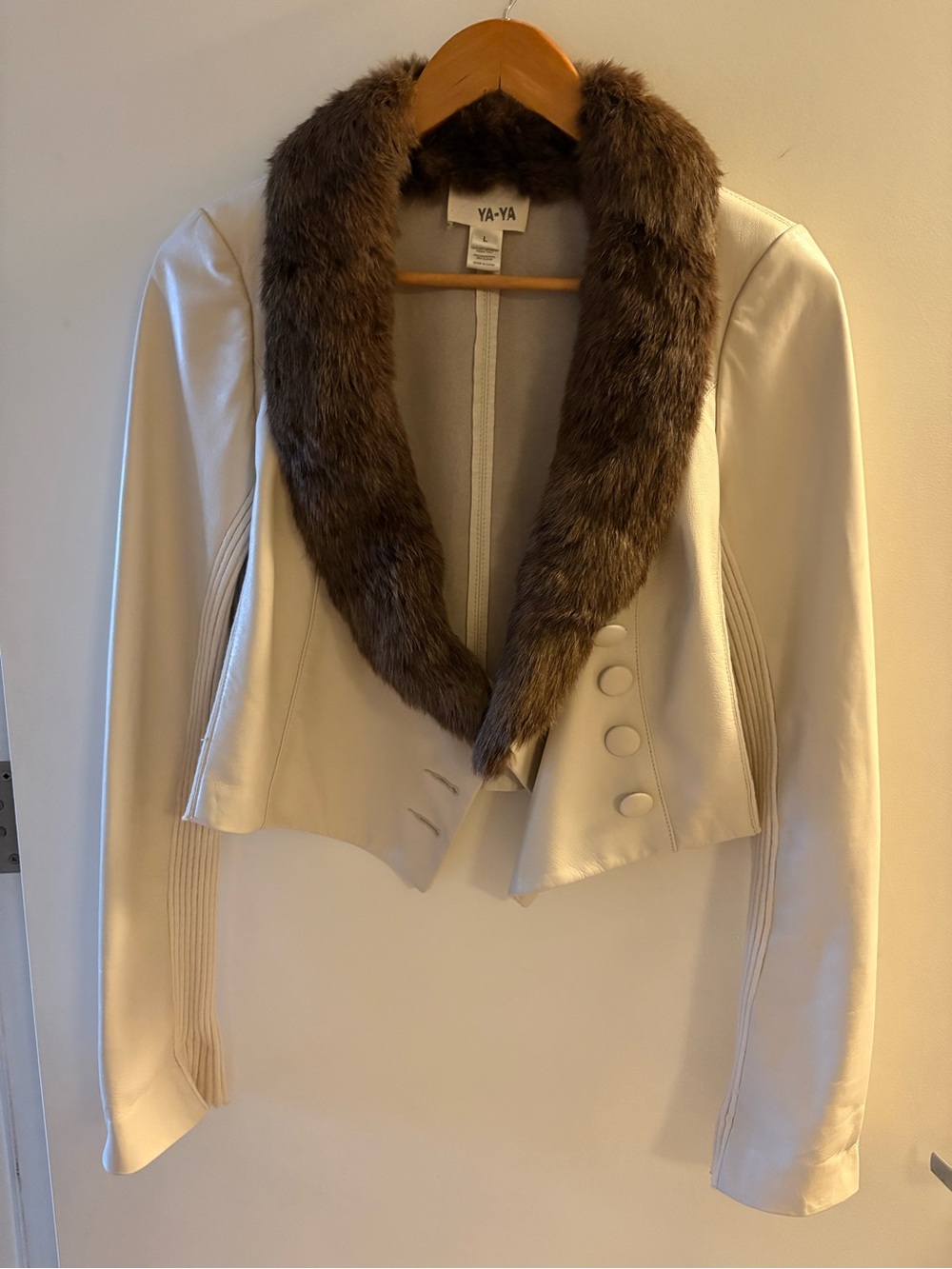 YaYa Aflalo Cream leather Jacket with Brown Fur Collar - Picture 7 of 7